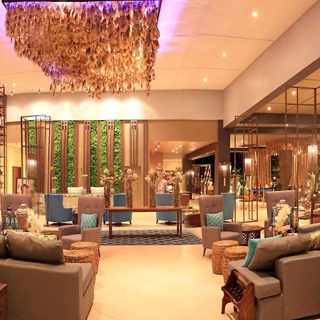 The Oriental Leyte Hotel Palo Bagian luar foto