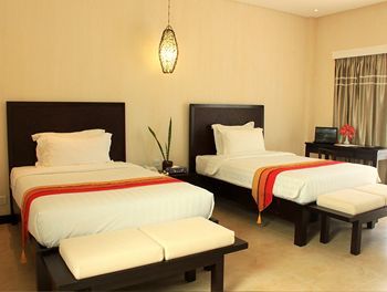 The Oriental Leyte Hotel Palo Bagian luar foto