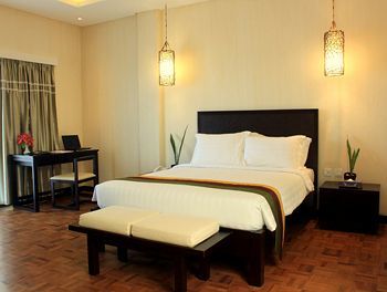 The Oriental Leyte Hotel Palo Bagian luar foto