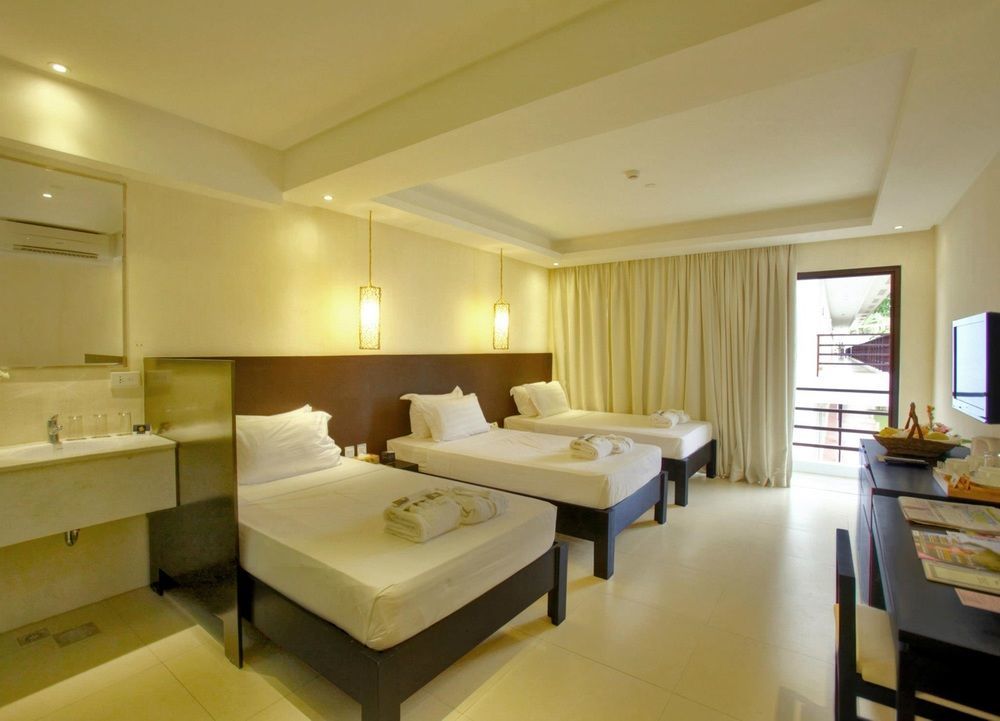 The Oriental Leyte Hotel Palo Bagian luar foto
