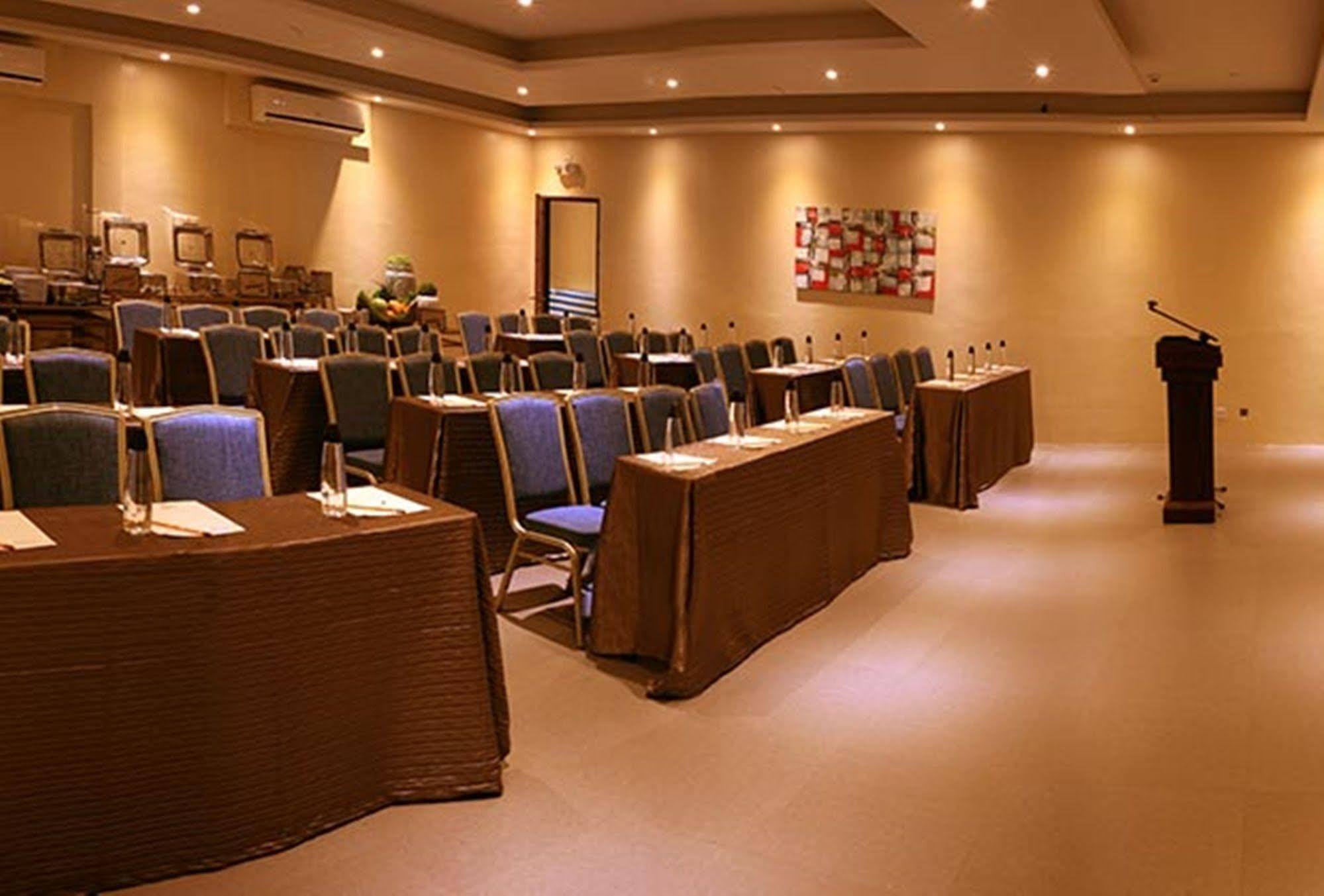 The Oriental Leyte Hotel Palo Bagian luar foto